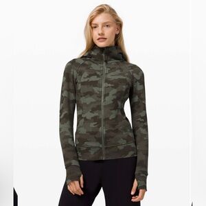 Lululemon Scuba Hoodie Camo 🍋
